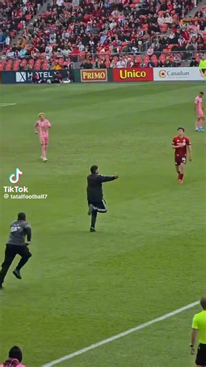 I saw one funny video where fans were running to Messi on Tiktok. It was so funny 😂😂😂😭They've stressed my baby for me 😂😂😭😭