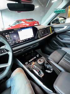 125K views · 1.5K reactions | Khoang cabin ngập tràn màn hình trên Audi A5 Sedan 2025 đấu BMW 3-Series, Mercedes C-Class #Oneshotreview #Audi #Audia5sedan | OneShot Review | Facebook