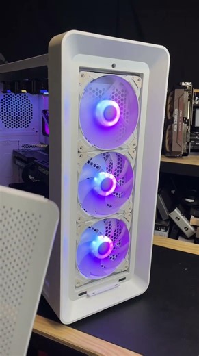 Swap front panel in a second 👌FSP CUT 593P