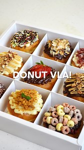 Siapa yang ga ngiler kalau liat donat lumer gini coba.. btw ini bisa lohh jadi ide jualan buat kalian! Resep donat nya super simple ditambah isian yang lebih simple lagi bahkan ga perlu dimasak 👏🏻 gw pake My Vla Cokelat & Vanila yang cocok banget buat jadi isian donat gini.. kalian harus banget cobain! Cek di @myvla.official untuk lihat ide kreasi resep lainnya yaa!! DONAT ISI VLA 250 gr Tepung Protein Tinggi 6 gr Ragi Instant 3 gr Garam 35 gr Gula Pasir 1 sdm Susu Bubuk 1 btr Telur Ayam 125 m