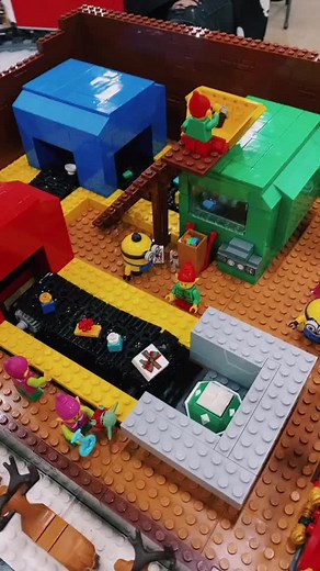 LEGO conveyor belt, fully automated operation getting ready to deliver LEGO sets. #legostarwars #LEGO | The Brick Show Shop