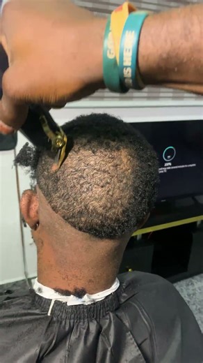 How to barbing hair!! #barber #barberlove #naturalhair