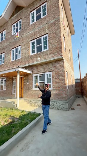 Rent Purpose Room Available🏠👇 Contact Owner☎️ 9419765337 7889814402 At Bemina KhumaniChowk Hakarmull | Umer Zargar