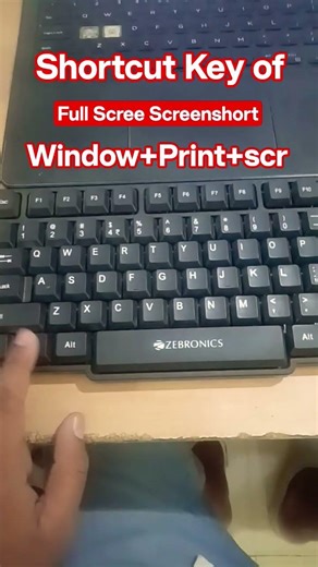 how to full screen screenshot in laptop| laptop me screenshot kaise le |PC mescreenshot | #shorts