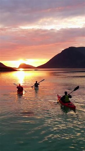 6.9K views · 139 reactions | Frühling auf Hurtigruten-Art. Ganz ohne Filter. Nur echte Natur, so wie wir sie entlang der norwegischen Küste erleben:  Wasserfälle, gespeist vom schmelzenden Schnee ️ Seevögel kehren zurück an die Felsen  Schritte auf Waldboden und Holzdecks  Blüten, die leise im Wind rascheln Was ist für euch der schönste Klang des Frühlings? | Hurtigruten | Facebook