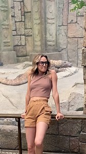 She Climbed the railing at the Zoo Blonde woman tries to get into the komodo dragon tank at the zoo. Eventually she is stopped. Please be advised that this page’s videos are intended for entertainment purposes only. The videos on this page include scripted dramas, satires, parodies, magic tricks, and other forms of entertainment. Names, characters and incidents are often the product of the director’s imagination, so any resemblance to actual persons or actual events is purely coincidental. This 