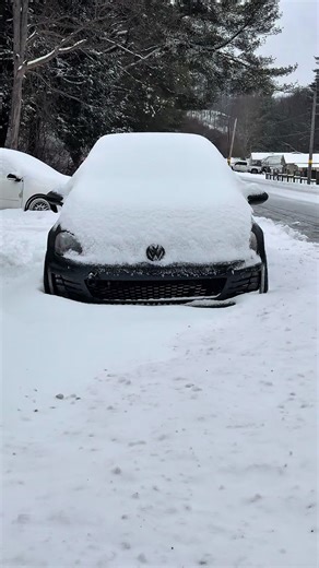 How to Use a Tow Hook During a Snowstorm