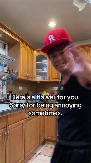 A Thoughtful Gesture: Giving Flowers to Friends
