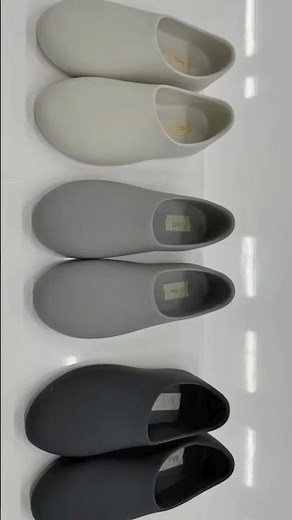 The New YZY SL-01 Slippers