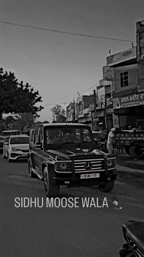 Sidhu moosewala ⛳. 🙏10k🙏 on Instagram: "🚩⚡️ 日本利用压电瓷砖将脚步转化为电能。这些瓷砖捕捉来自你脚步的动能。当你行走时，你的重量和动作会对瓷砖产生压力。瓷砖会轻微弯曲，从而产生机械应力。瓷砖内部的压电材料将这种应力转化为电能。每一步都会产生少量电荷，而数百万步结合在一起就能产生足够的电力来驱动 LED 灯、数字显示屏和传感器。在像涩谷车站这样繁忙的地方，每天大约有 240 万个脚步为这一系统作出贡献。这些电能可以被储存或立即使用，从而减少对传统电力来源的依赖，并支持可持续的城市基础设施。这种方法将日常运动转化为实用的可再生能源 #日本 #知识 #事实 #你知道吗 #推荐 #科技 #创新 #历史 #技术 #实验 #热门 日本利用压电瓷砖将脚步转化为电能。这些瓷砖捕捉来自你脚步的动能。当你行走时，你的重量和动作会对瓷砖产生压力。瓷砖会轻微弯曲，从而产生机械应力。瓷砖内部的压电材料将这种应力转化为电能。每一步都会产生少量电荷，而数百万步结合在一起就能产生足够的电力来驱动 LED 灯、数字显示屏和传感器。在像涩谷车站这样繁忙的地方，每天大约有 