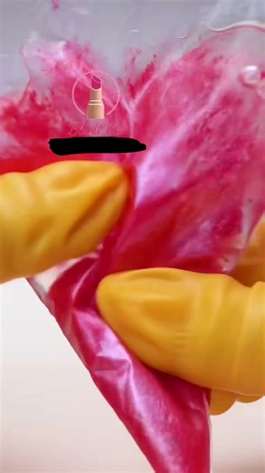 Making my own lip gloss at home.#diymasks #beautyhacks #skincare #skincare #skincareroutine