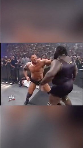 WWE Batista Destroys Mark Henry 🔥