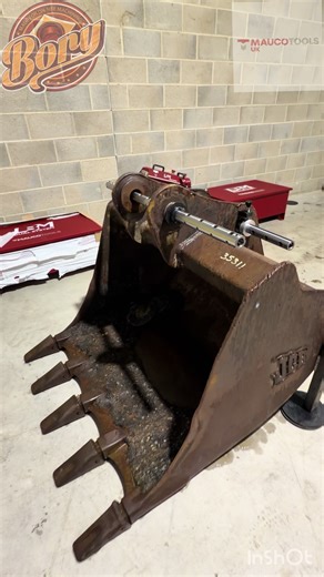 Three ways that we use for setting up our line boring bars , alignment cones with integral jacking screws , magnetic centering kits , MaucoTools fast centering kit for buckets dipper arms quick hitches etc #lineboring #onsitemachining #maucotools #portablelineboring #fieldmachinists