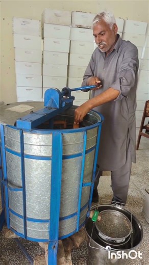 How Honey Extraction Machine Works | Honey Harvest & Centrifugal Extraction 🍯#HoneyExtractor
