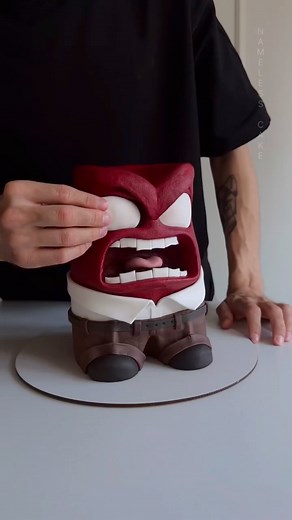 Arts Promote 🎨 on Instagram: "Evgeny Kostyuchenko, known as Nameless Cake, is a talented cake artist who transforms cakes into incredible works of art. His creations are known for their intricate designs and lifelike details, often resembling sculptures more than desserts. His work elevates cake decoration to an artistic craft, mesmerizing his audience with both the design and execution. Artist: @nameless_cake #art #cake #design"