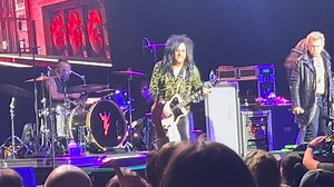Steve Stevens White Wedding Performance/Ciari Guitars