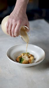 26 reactions · 4 comments | Luftig koldskål med kaffe af Jesper Koch: en forfriskende sommerklassiker med et twist ☀️☕ Opdag en lækker kombination med en sommerens helt store klassikere, koldskål. Vores ambassadør, Jesper Koch har lavet en kaffe-koldskål, og vi er helt vilde med den! Oplev den med vores Tales of Italy Napoli, som med dens dybe og intense noter tilføjer en frisk syre! Perfekt til en varm sommerdag! | Lavazza | Facebook