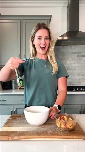 2-Minute Apple Crumble | Easy Healthy Fall Dessert 🥧 #AppleCrumble