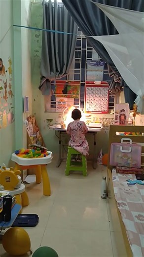 Làm bài tập về nhà cùng con_Ly 050226