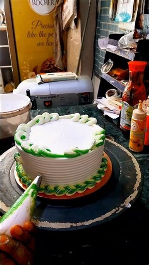 😋Wonderful vanilla cake recipe #shortsfeed​ #howtomakecakecreamathome​ #cakedesign​ #youtubeshorts