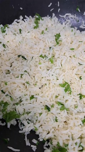Try this quick & flavourful Riz Persillé (Parsley Rice) 🌿💛 Stop being basic — no more plain white rice! 🍚✨ Ingredients: • Du riz blanc (boiled & cooled) • Du beurre • Persil • Oignon • Sel & poivre Method: • In a wok, melt butter • Add onion, parsley, salt & pepper • Toss in the rice and mix well It goes perfectly with your Asian, Indian, or local dishes 😋 Save this recipe & try it today! 💚 #RizPersillé #pritisharecipes #mauritianfood #fypシ゚ #viral | Pritisha Urjoon