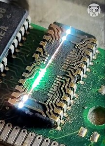 Laser removing the caps of old ram chips Partner: lightspeedlaserengraving IG: https://www.instagram.com/lightspeedlaserengraving | Crafty Panda
