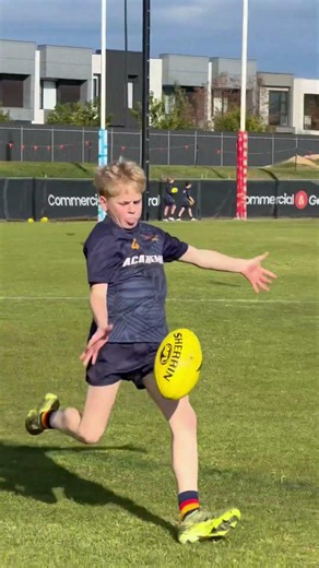 file under: things your love to see 😍 #afl #adelaidecrows