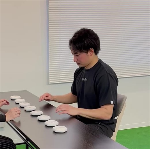 目で見て、脳で判断して、素早く反応するトレーニング！ 判断力だけではなく、メンタルも鍛えられます✨ WBCで活躍された近藤選手が取り入れていることで、ひるおびでも紹介された「メンタルビジョントレーニング」！ 1時間の体験講座もあります！ 興味のある方は「国際メンタルビジョントレーニング」で検索👀 #ひるおび #野球 #サッカー #ボクシング #wbc #視野 #トレーニング #メンタル #眼球運動 #眼球体操 #体験 #ゴルフ #判断力 #集中力 #おすすめ