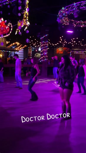 Doctor Doctor @stoneys_rockin_country #linedancewithmelanie #bouldercitylinedanceinstructor #snapfitness #badcaseoflovingyou #doctordoctorlinedance