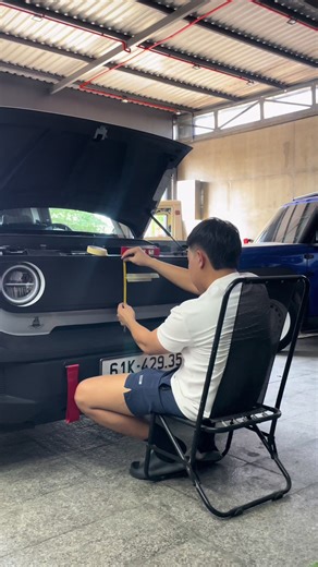 Mặt calang lắp 2 tiếng, bạn ngồi căn ke dán logo hết 1g45ph #VF3 #vinfast #vroom #calang