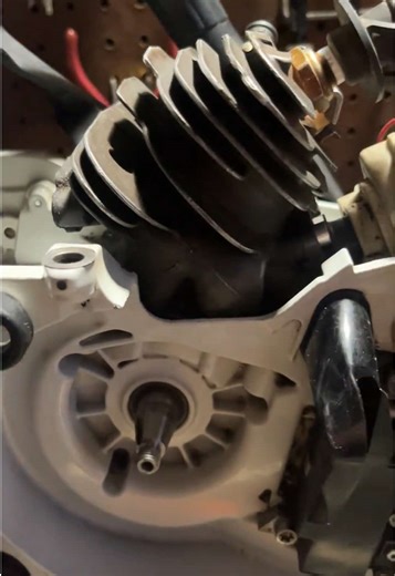 Made A Lot Of Good Progress On The MS 261 C Project Build For Alonso Yesterday. Just Need To Finish Cleaning A Few Parts, But Other Than That, It’s Just About Done & Will Be Ready To Do Some Test Cuts Very Soon! 😈 #stihl #ms261c #chainsaw #repair #restoration 😈