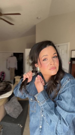 The Cherokee believed that single strands of hair are weak when tugged on, but when you pull it all together into a braid it is strong. Just as is the family and tribe. #cherokeeindian #braidsforcole #risinghearts #nativeamerican