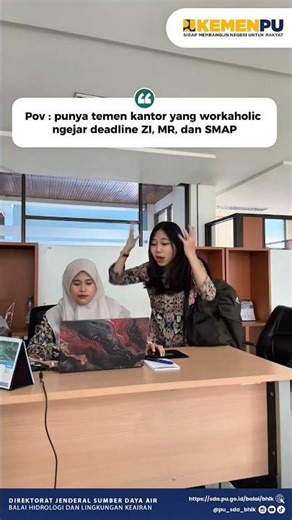 POV: Punya Temen Kantor yang Workaholic