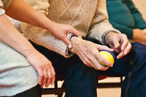 Soigner l'arthrose naturellement : les 6 solutions naturelles