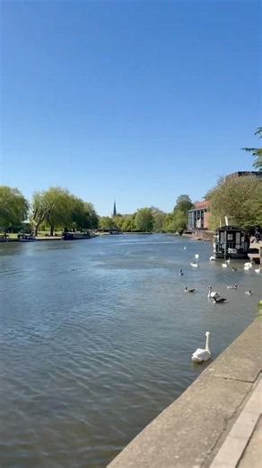 Stratford-Upon-Avon, what a beautiful town!