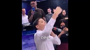"Of the King the Power": Quem é o missionário mirim de 14 anos que virou sensação e alvo de polêmicas após falsas profecias