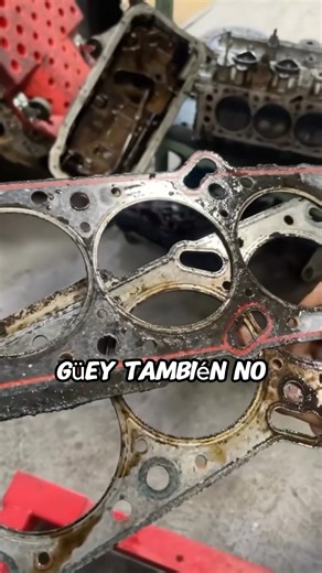 El peor error al armar un motor Chevrolet 🔧 #Cartok #chevrolet #mecanica #carmaintenance ⭐️Fair Use Disclaimer: This video may contain copyrighted material the use of which has not always been specifically authorized by the copyright owner. We are making such material available for purposes of criticism, comment, news reporting, teaching, scholarship, or research. We believe this constitutes a 'fair use' of any such copyrighted material as provided for in section 107 of the US Copyright Law. | 