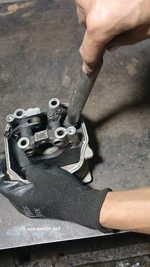 179K views · 1.1K reactions | #diytools #mechaniclife #enginebuild #motorcycleengine #homemademadetools #innovation #diy #ideatools | Ace Walder Art | Facebook