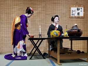 Special experience: meeting a geisha or maiko in Japan