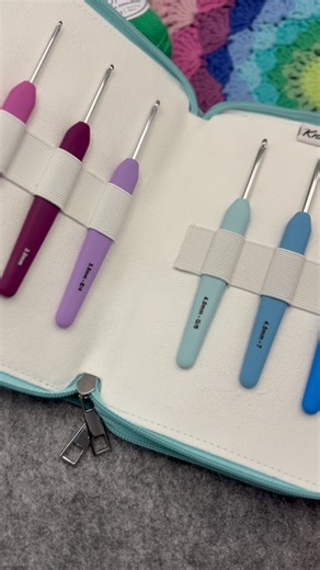 Take a look inside! The KnitPro Waves 2.0 Crochet Hooks have had a gorgeous revamp – lighter, brighter and even more comfortable in the hand. The Grande Set of 14 (shown here) comes in a stunning aqua suede-feel case, with every size from 2mm–12mm neatly in place. Prefer a smaller kit? The Deluxe Set of 9 (2mm–6mm) gives you all the everyday favourites in a handy case. Practical, stylish and oh-so satisfying to use – these revamped favourites are ready for your next project. Online and in store 