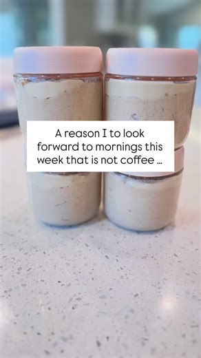 Creamy, cozy, fiber-packed, gluten-free, and ready before your brain even loads for the day! Pureeing the oats make them easier to digest. Healthy doesn’t have to be complicated. Prep this for yourself this week to make your mornings go smoothly. Vanilla cream: 4 servings 1/4 cup powdered almond butter 1/4 cup plain coconut yogurt (used @harmlessharvest b/c it’s dairy free) 2 tsp raw organic honey 1 generous splash of pure vanilla extract | Meal Plan Mentor