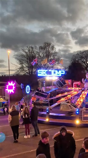 Dunny Tucker's Ski Jump at Retford front end fair. #Funfair2025 #funfair #fairgrounds #kirmes #kermis #retford | Fun Fair Rides
