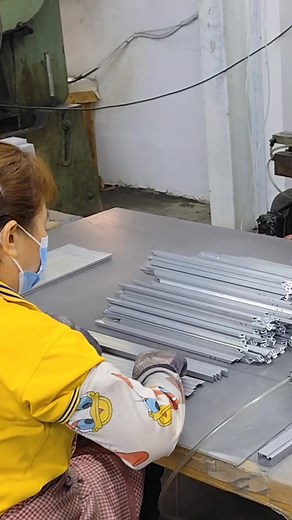 Do you know the purposes of aluminum profile surface grinding? Defect Removal:​ To eliminate surface defects generated after extrusion, such as die lines, scratches, dents, and burrs. Surface Smoothing:​ To achieve a uniform and smooth surface, enhancing the product's texture and feel. Surface Cleaning:​ To remove surface oils, contaminants, and the naturally formed oxide layer, providing excellent adhesion for subsequent treatments like anodizing, electroplating, or painting. Decorative Finishi