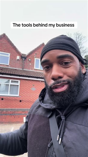 Essential Garden Maintenance Tools for Self-Employment