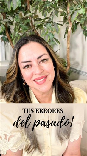 Tu pasado no te persigue -dice el dicho popular “Lo pasado-pasado” Pero decides seguir viviendo en él. No puedes cambiar lo que ya ocurrió, ni tus errores, ni tus malas decisiones , ni lo que alguien te hizo, pero sí puedes decidir quién SER hoy. El pasado explica tus heridas, pero no tiene porque definir tu destino. Mientras sigas usando tu historia como identidad, renuncias al poder del presente. Hoy tienes decisión, tienes acción, responsabilidades…control. La pregunta que debes hacerte es: ¿