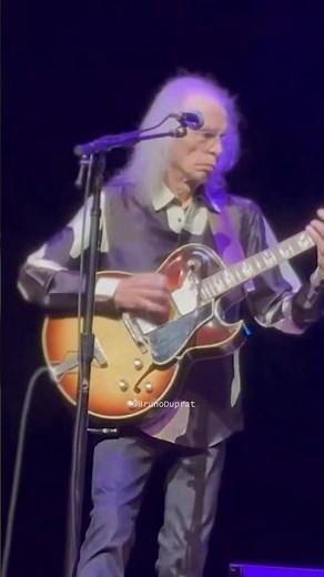 STEVE playing Roundabout LIVE! -2025 #yes #stevehowe #guitar #live #brunoduprat #band #music #fragil