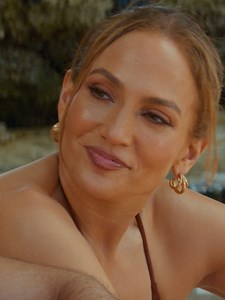 Presa na troca de olhares de Jackie e Daniel em Paixão de Escritório! #jlo #paixaodeescritorio #officeromance #netflix #tiktokmefezassistir #netflixbrasil #filmesnetflix