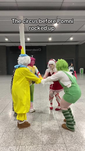 The amount of takes this took was crazy, but we got it!! Featuring: @Sol 🔜 Megacon London as ribbit @annie as gangle and @Lin 🤍✨ as zooble #cosplayers #tadc #cosplay #foryou #megacon