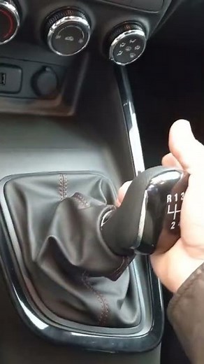 aprende cómo funciona la palanca de cambios chevrolet onix