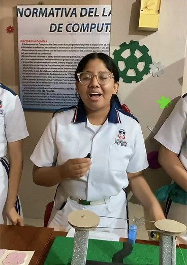 🎉¡Felicitamos a nuestros cadetes por su excelente exposición! Nos enorgullece ver cómo hacen de la robótica una aventura divertida y un espacio para explorar toda su creatividad. 🚀🤖 #CreatividadEnMovimiento #robotica #innovacion